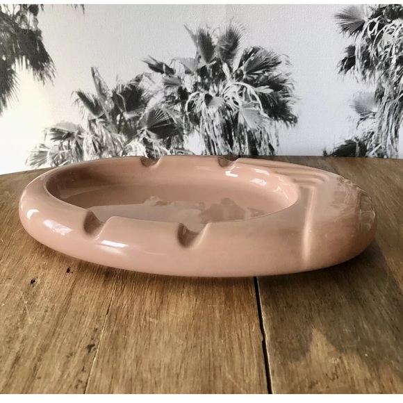 Vintage 1980s Retro Modern Ceramic Ashtray, Peach Tone, Art Deco Curves - Picture 4 of 8